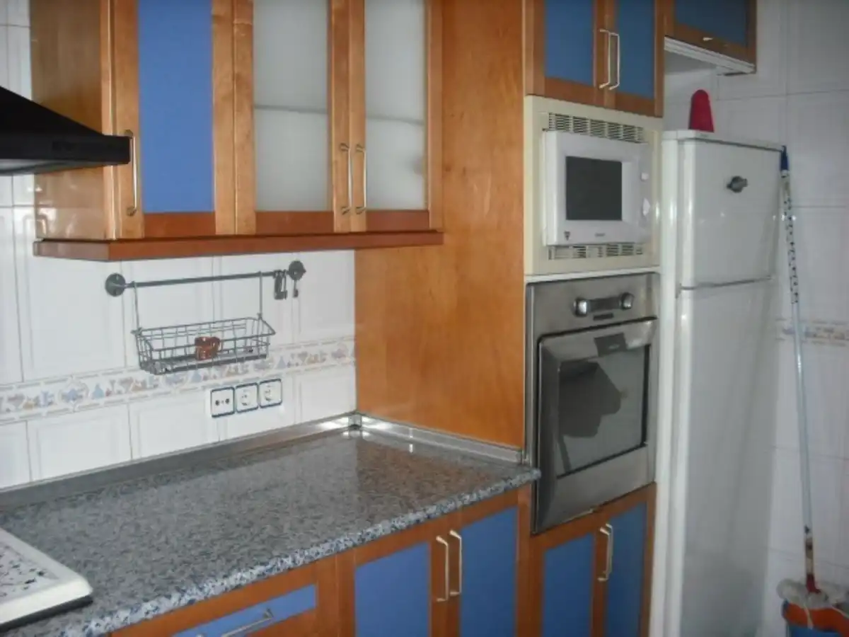 Wohnung zur Miete in Calle Calle LICENCIADO MADRID, Reyes Católicos