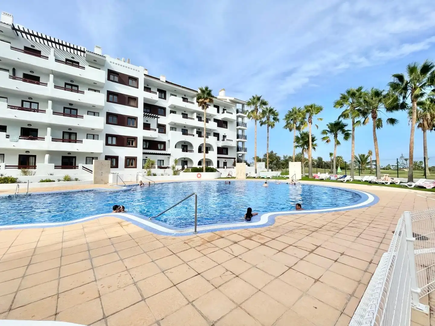 Piscina de Apartament de lloguer en Los Alcázares amb Aire condicionat, Piscina i Moblat