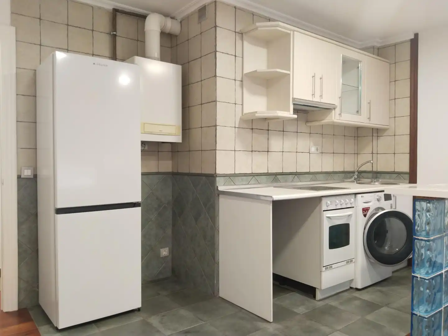 Apartment with lift to rent in Calle JOAQUIN HOYOS