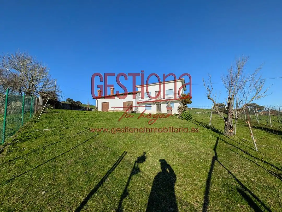 Country house zum Verkauf in Bareyo mit Privatgarten, Terrasse und Balkon