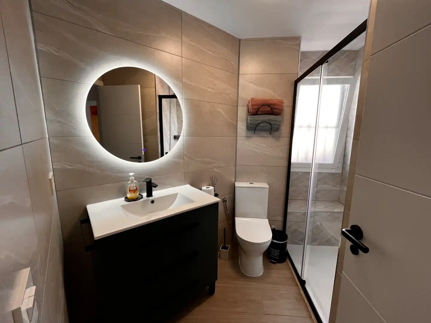Badezimmer von Wohnungen zur Miete in Benidorm mit Klimaanlage, Heizung und Terrasse