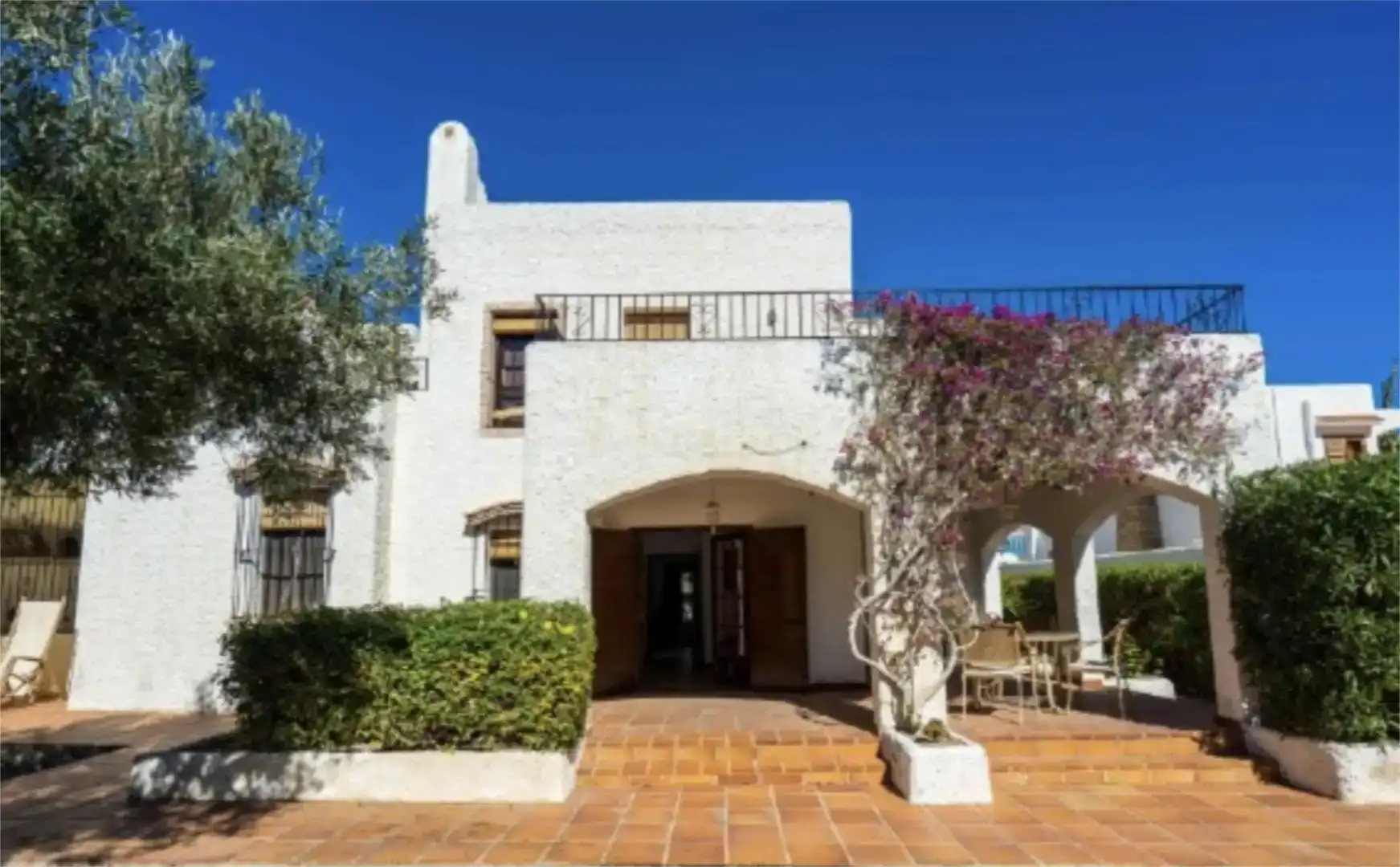 Vista exterior de Casa o xalet de lloguer en Carboneras amb Aire condicionat, Jardí privat i Parquet