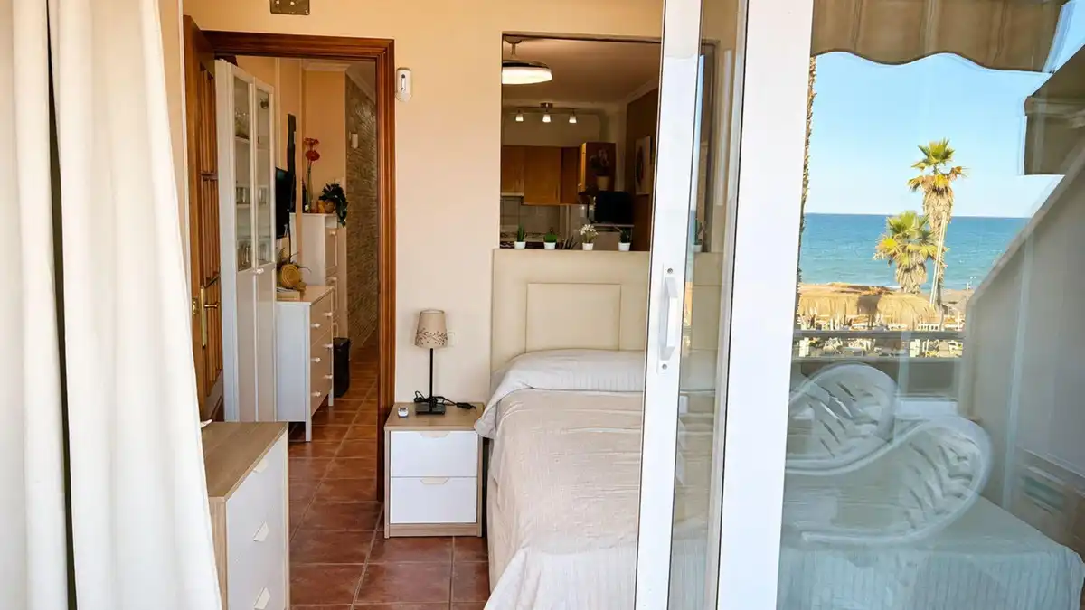 Dormitori de Apartament en venda en Torremolinos amb Aire condicionat, Calefacció i Moblat