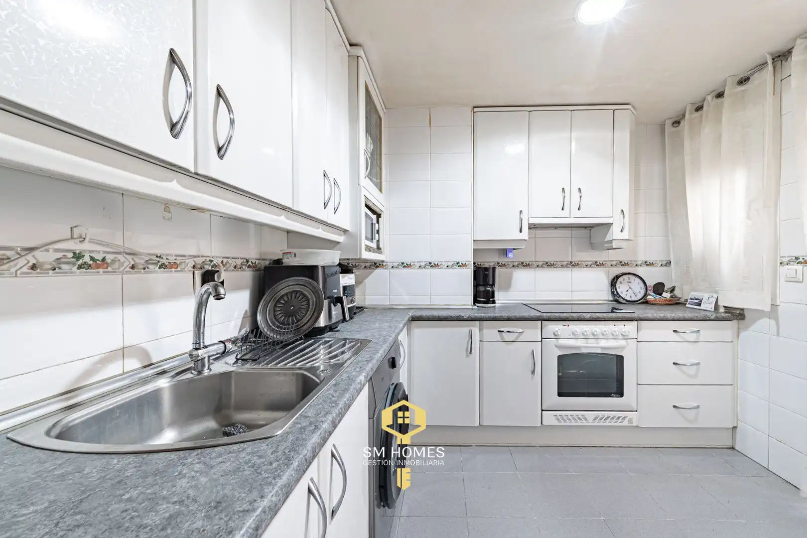Kitchen of Flat for sale in Mejorada del Campo  with Air Conditioner, Heating and Storage room