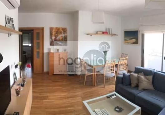 Living room of Flat to rent in  Sevilla Capital  with Air Conditioner, Terrace and Swimming Pool