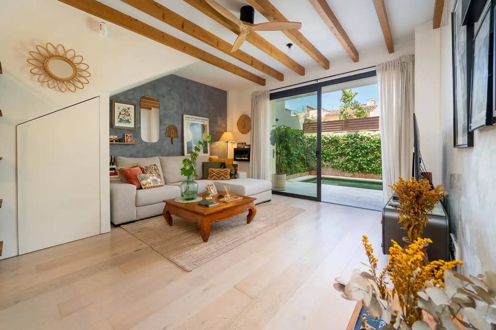 Wohnzimmer von Erdgeschoss zum Verkauf in  Palma de Mallorca mit Klimaanlage, Terrasse und Schwimmbad