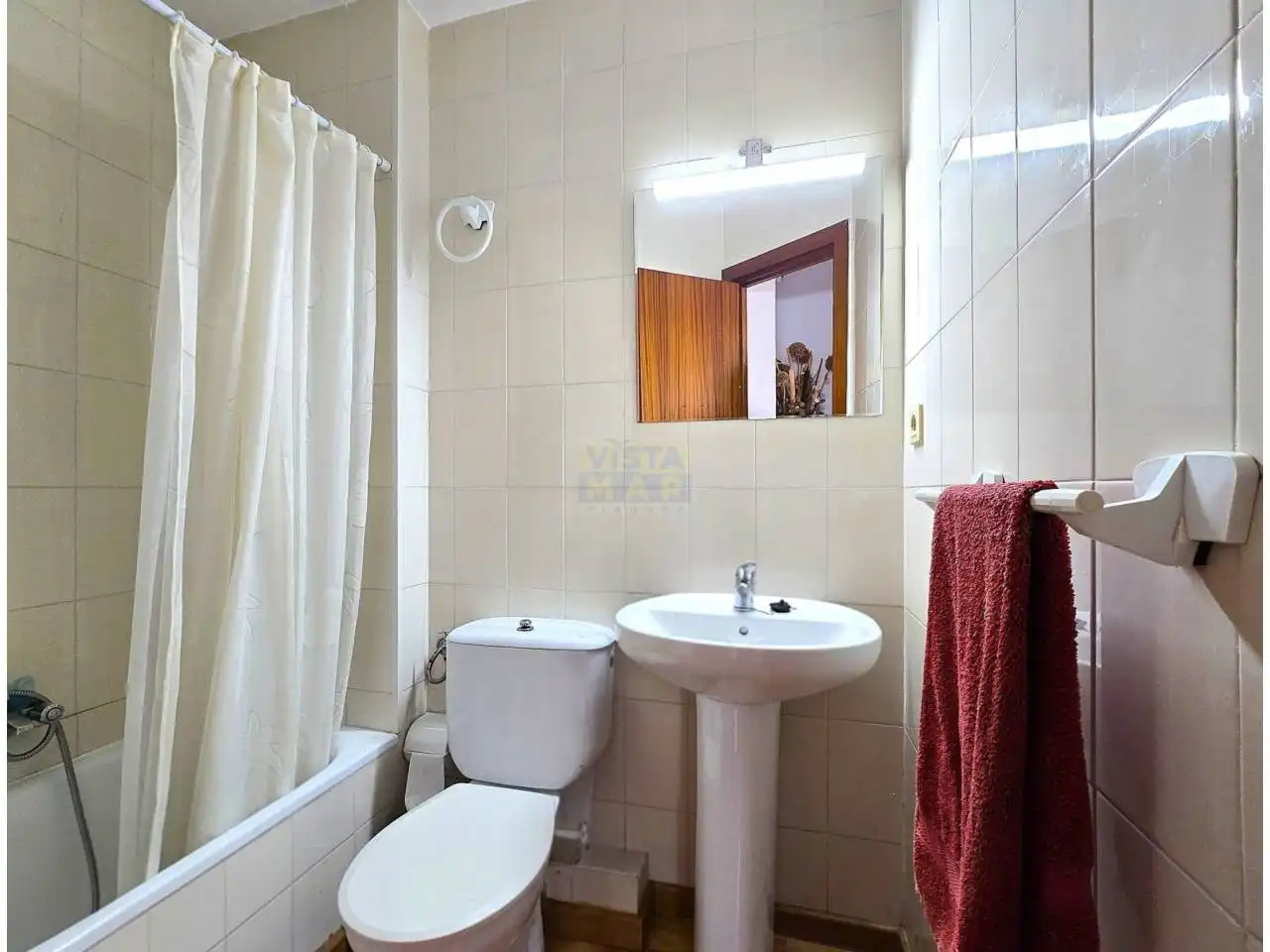 Bathroom of Flat for sale in Cubelles  with Parquet flooring and Terrace