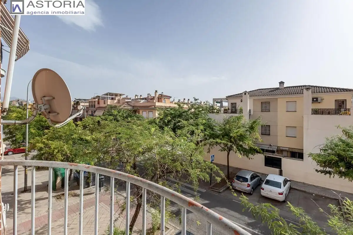 Exterior view of Flat for sale in Granada  with Balcony