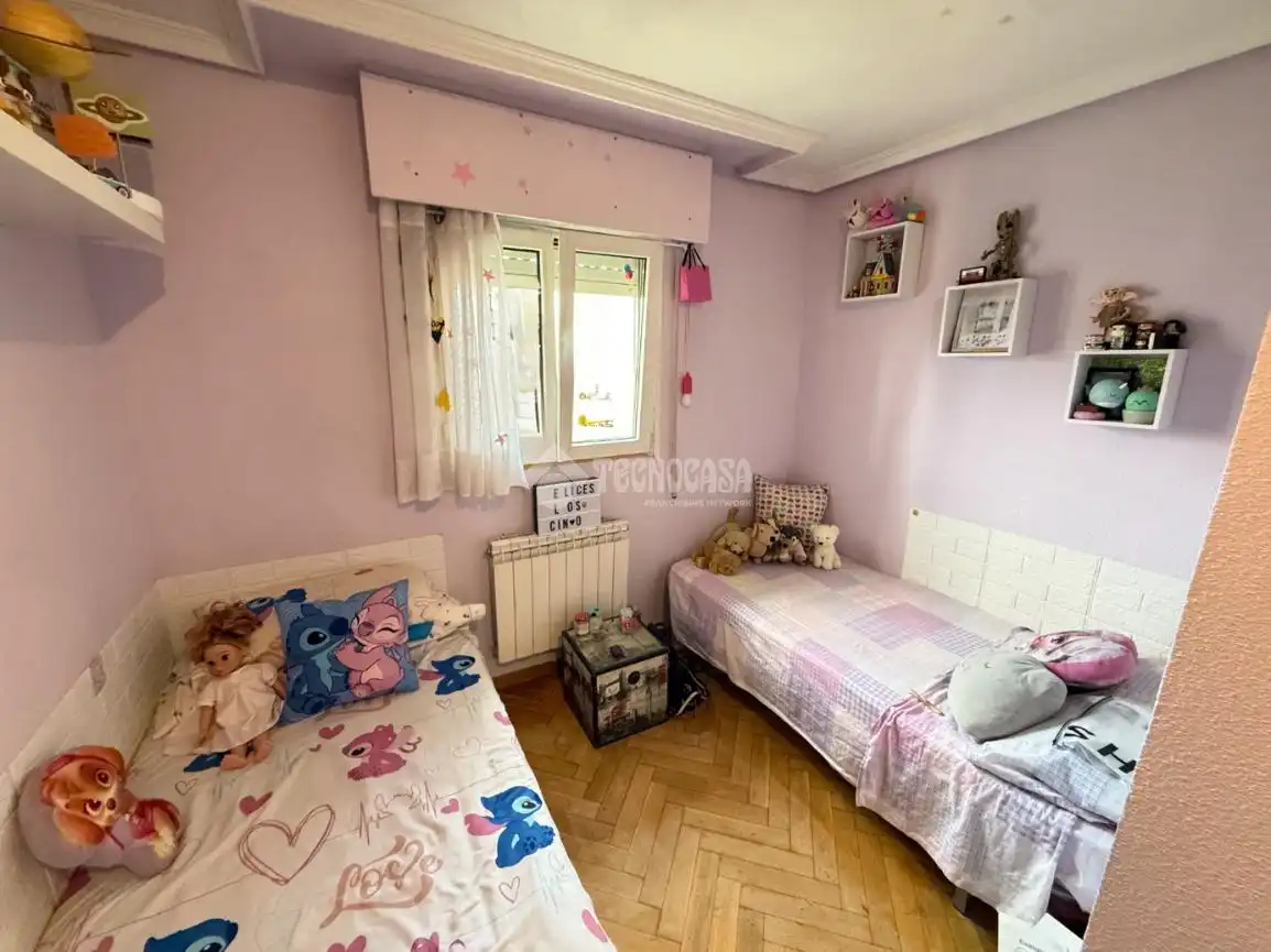 Habitación de Piso en venta en Madrid con Calefacción y Amueblado