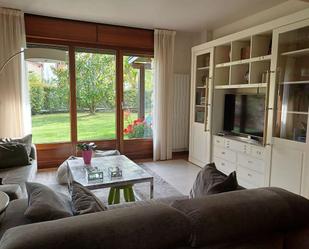 Sala d'estar de Casa o xalet en venda en Vitoria - Gasteiz