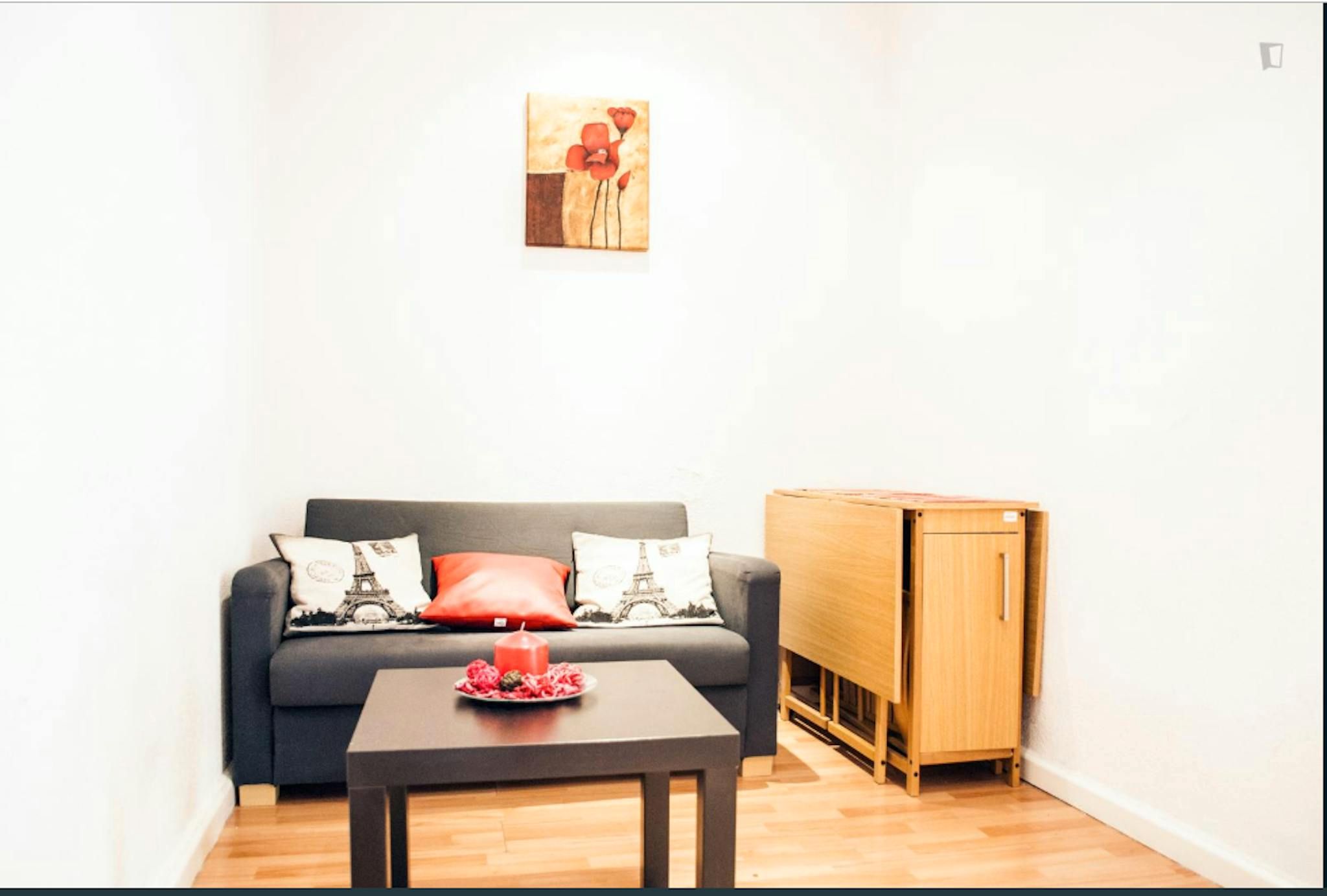Living room of Flat to rent in  Madrid Capital  with Air Conditioner, Heating and Furnished