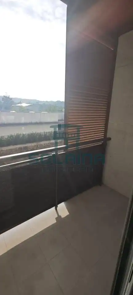 Terrassa de Apartament de lloguer en Ourense Capital  amb Calefacció, Traster i Balcó