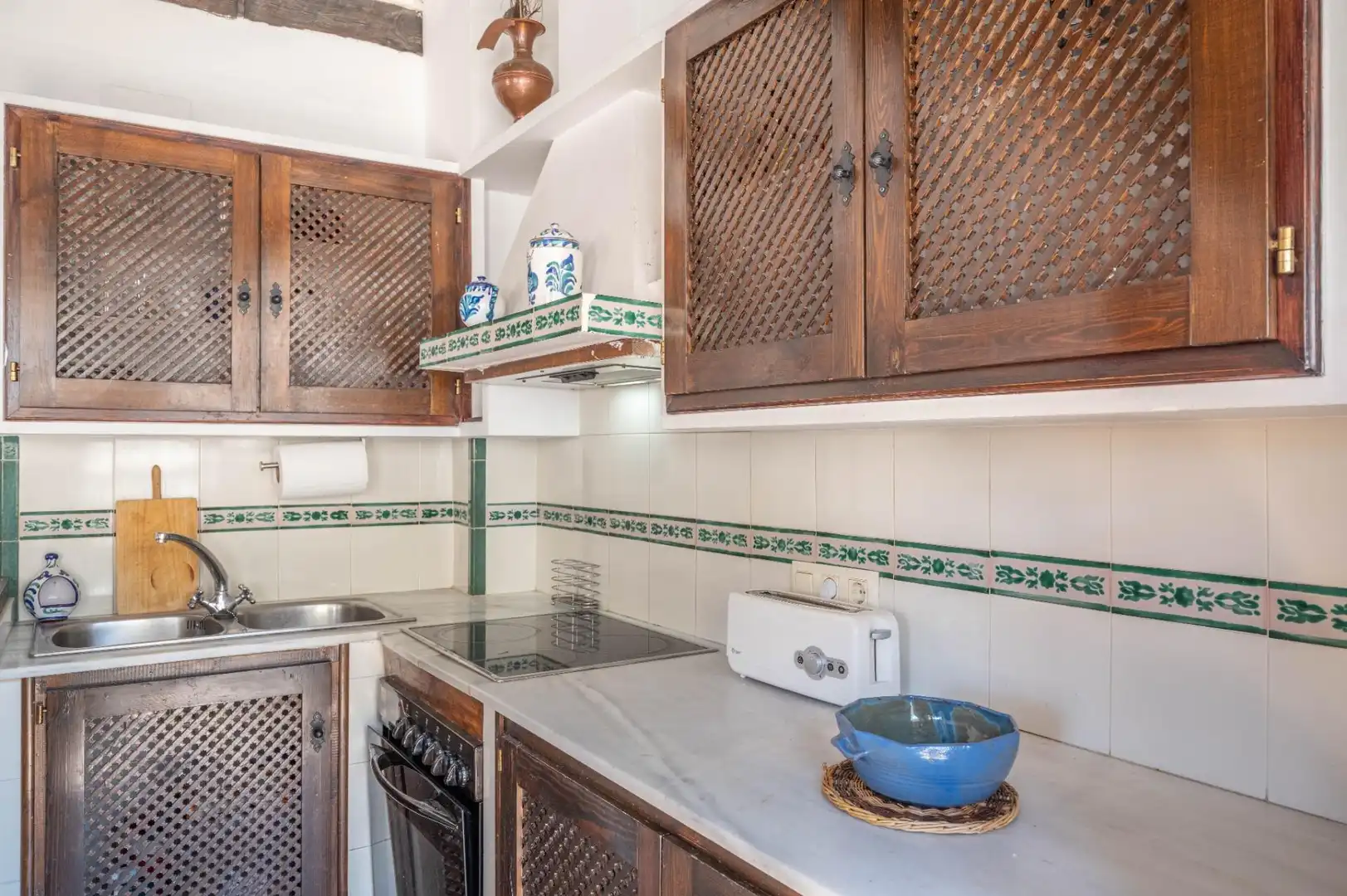 Kitchen of Buildings for sale in Granada
