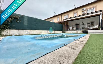 Swimming pool of Single-family semi-detached for sale in Yeles  with Air Conditioner, Heating and Private garden