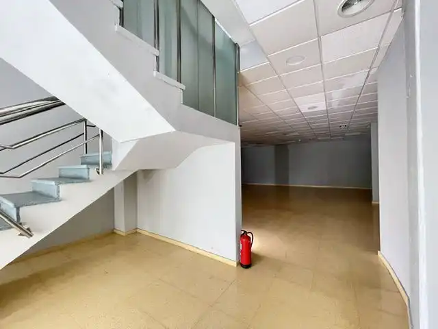 Local comercial de lloguer a Rodolfo Llopies, imagen 7