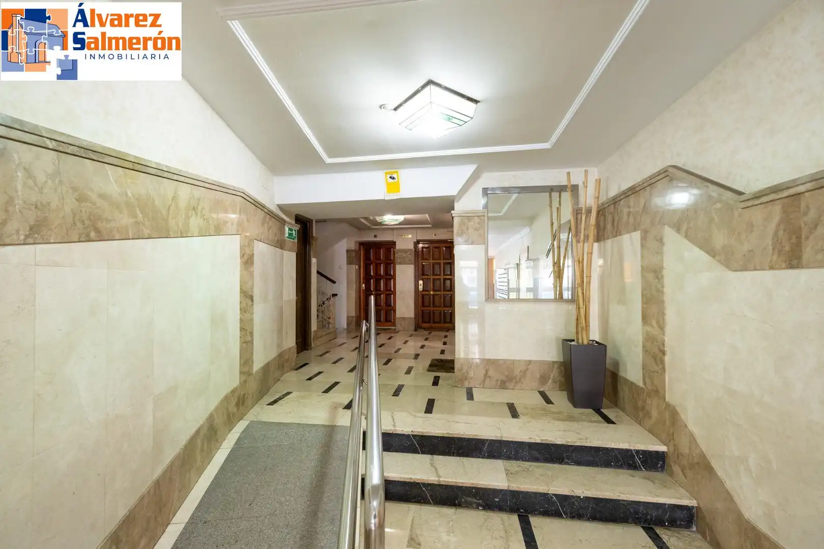 Flat for sale in Granada  with Balcony