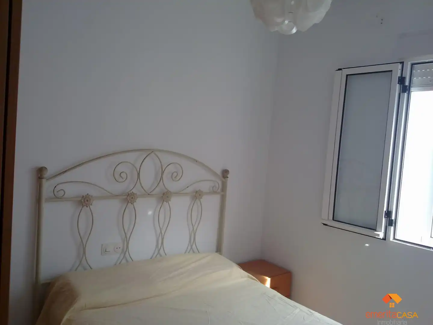 Dormitori de Apartament en venda en Cáceres Capital amb Calefacció, Terrassa i Balcó