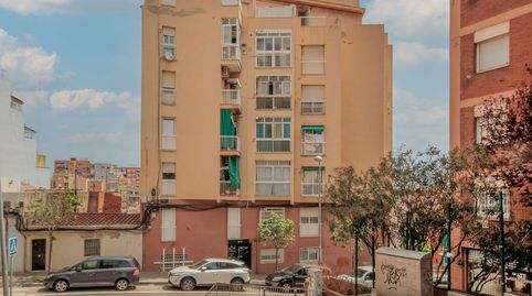 Se vende piso en Ricardo Strauss 4 de Badalona, Barcelona.