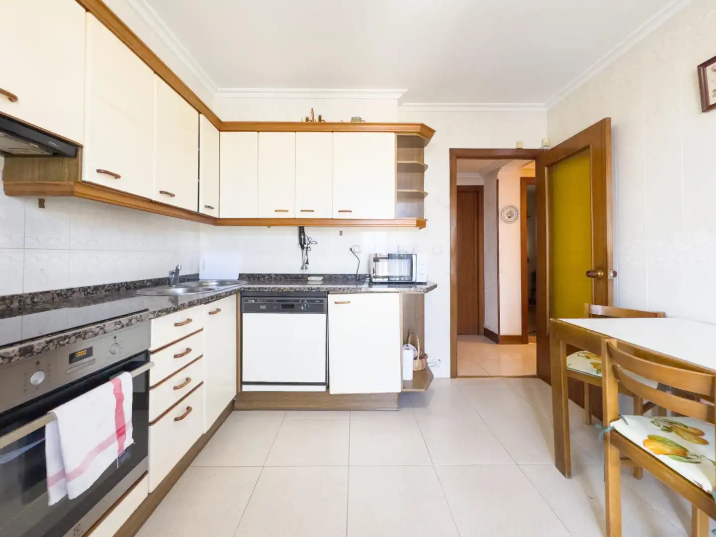 Cocina de Apartamento en venta en Irun  con Calefacción, Trastero y Amueblado