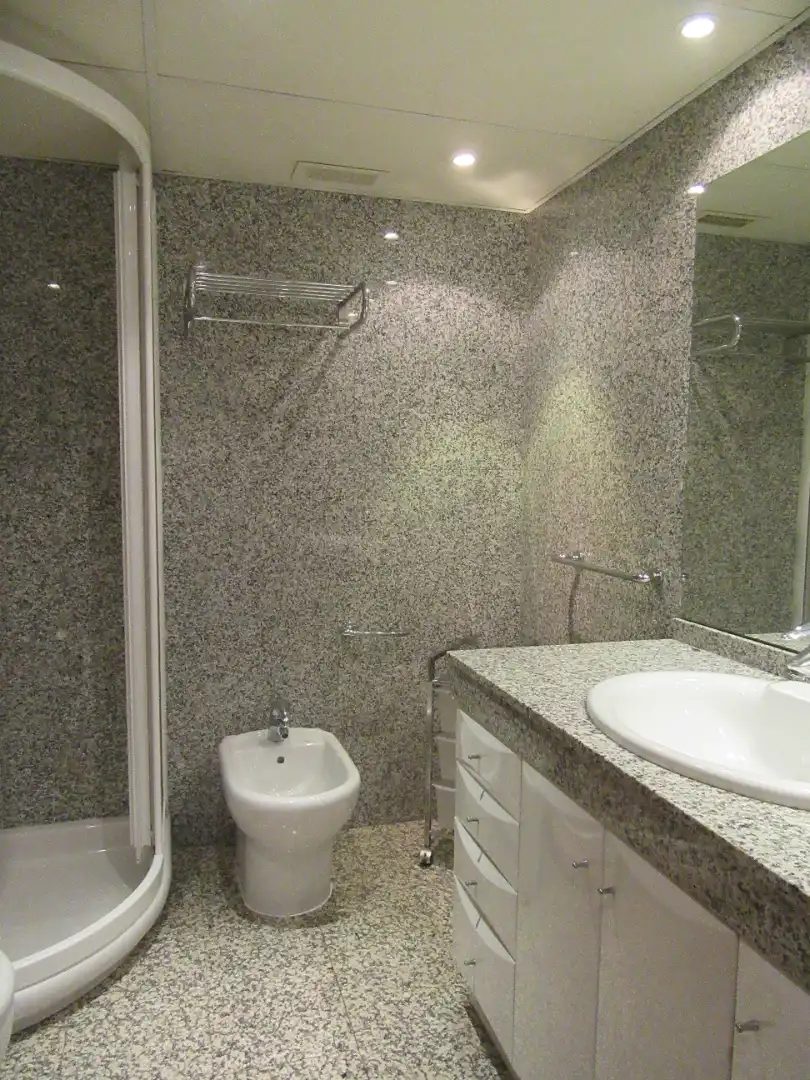 Baño de Piso de alquiler en Zaragoza con Calefacción, Terraza y Trastero