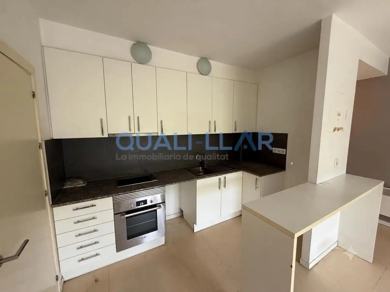 Cocina de Apartamento en venta en Vilanova i la Geltrú con Calefacción, Trastero y Balcón