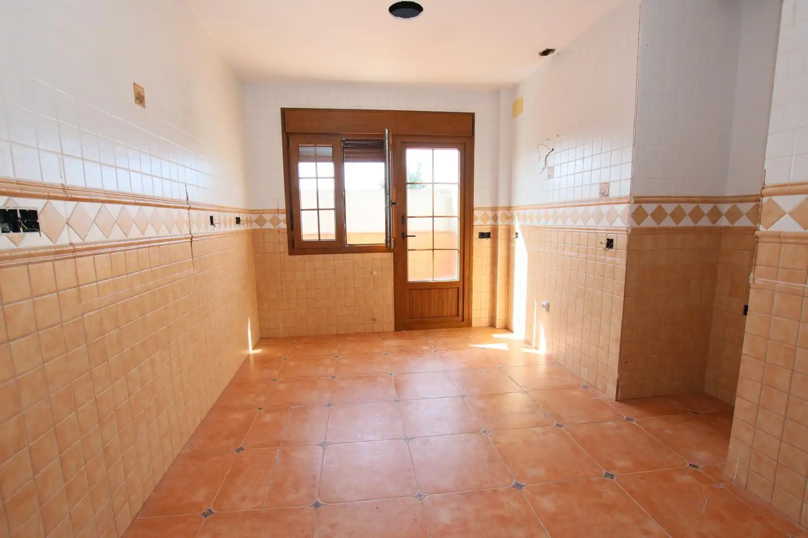 Cuina de Casa o xalet en venda en Montijo amb Terrassa i Balcó