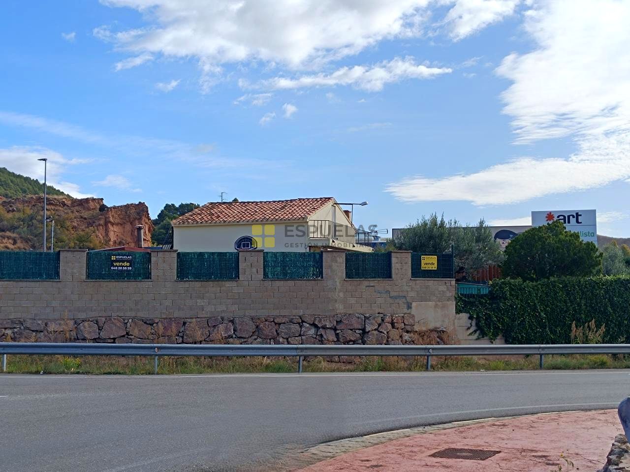 Casa o chalet en venta en Quel con Jardín privado, Terraza y Amueblado