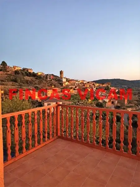 Vista exterior de Finca rústica en venda en Agüero amb Calefacció, Jardí privat i Terrassa