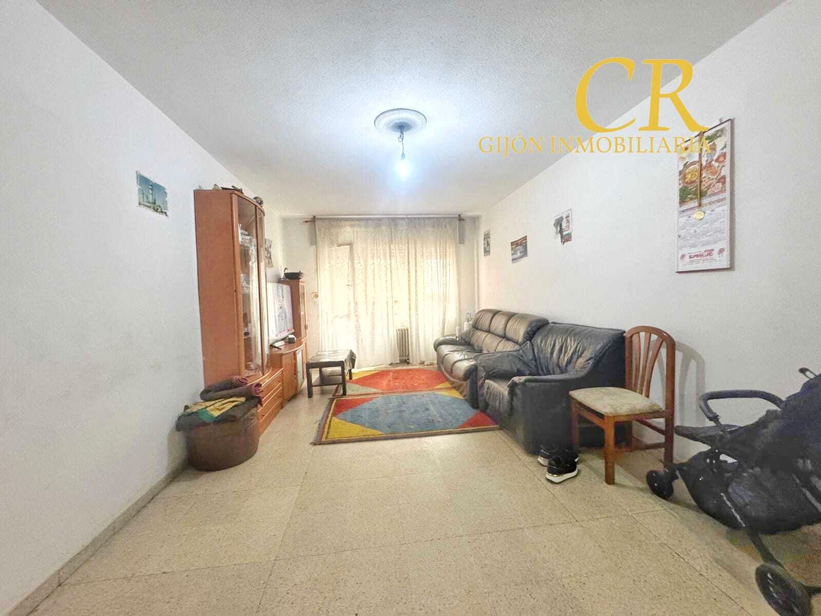 Sala d'estar de Pis en venda en Gijón  amb Moblat