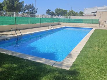 Pis amb piscina en venda a Avinguda de Barcelona
