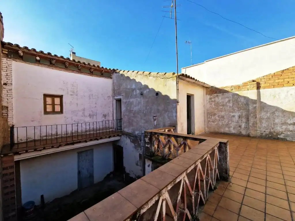 Exterior view of Houses for sale in Binéfar  with Terrace, Storage room and Balcony