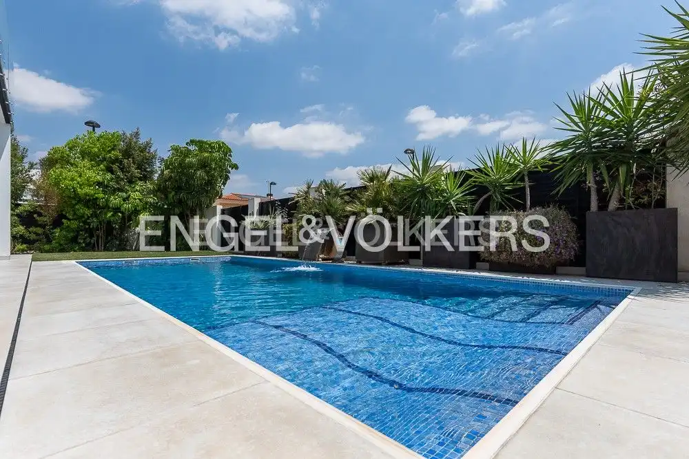 Piscina de Casa o chalet en venta en Zona Avenida Alta - Auditorio