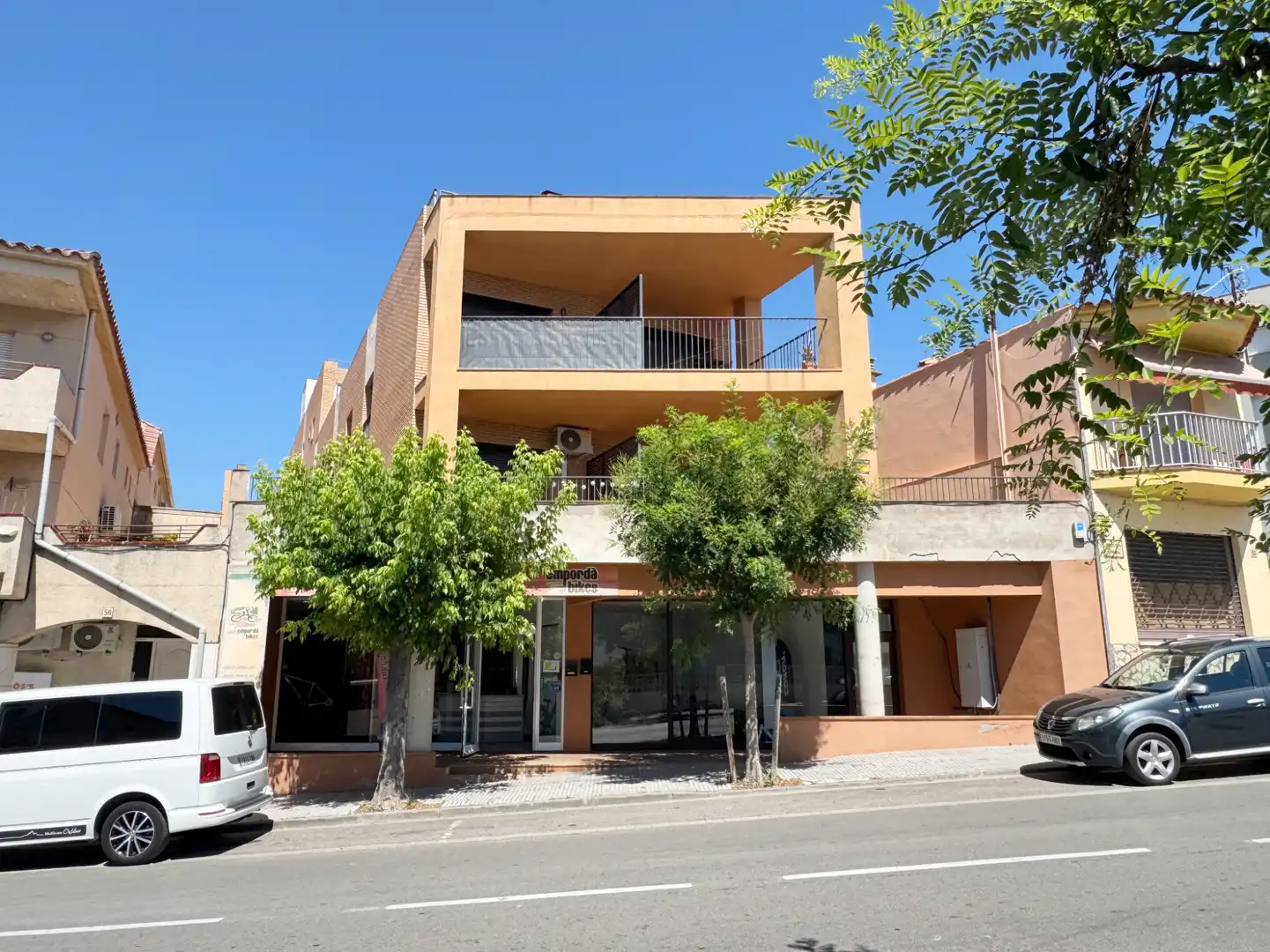 Vista exterior de Apartament en venda en L'Escala amb Aire condicionat, Terrassa i Moblat