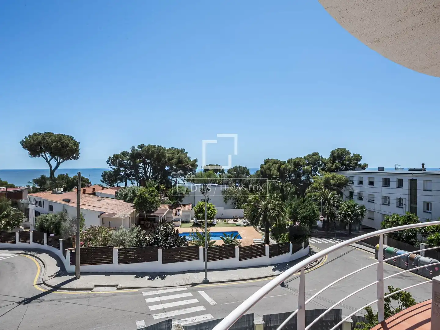 Vista exterior de Casa o xalet en venda en Castelldefels amb Aire condicionat, Calefacció i Jardí privat