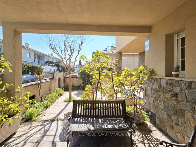 Casa-chalet en Venta en Centre