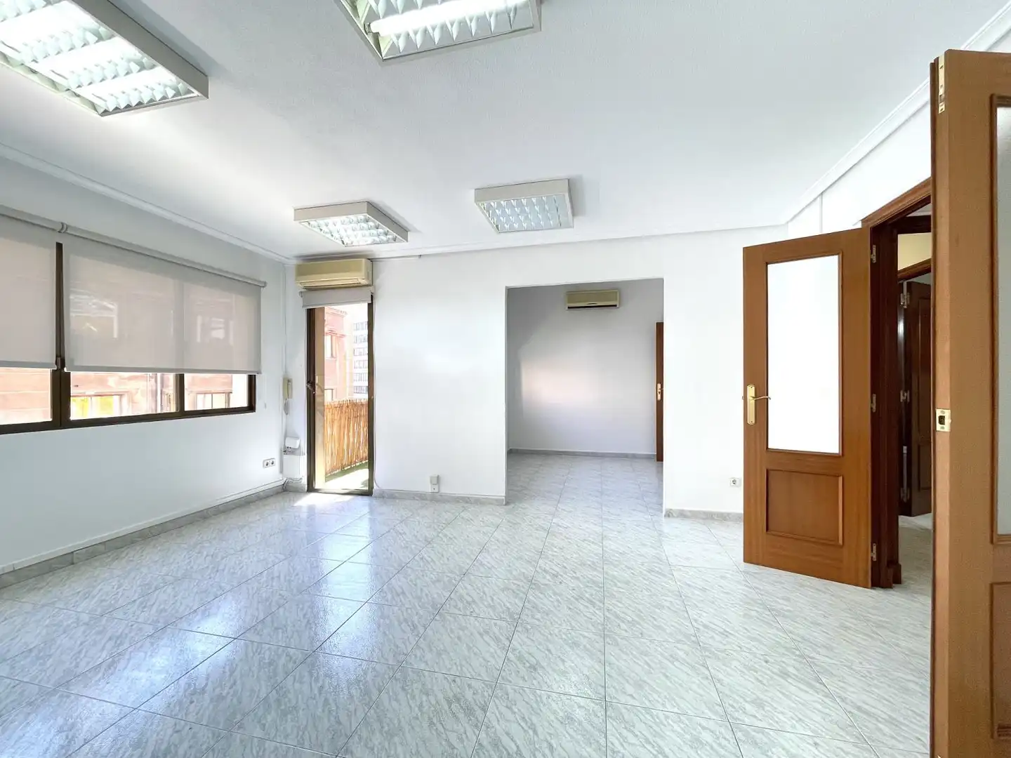 Büro mit Aufzug zur Miete in General Lacy 3, imagen 4