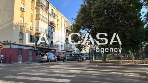 Foto 2 de Planta baja en venta en El Torrejón - El Cerezo, Sevilla Capital
