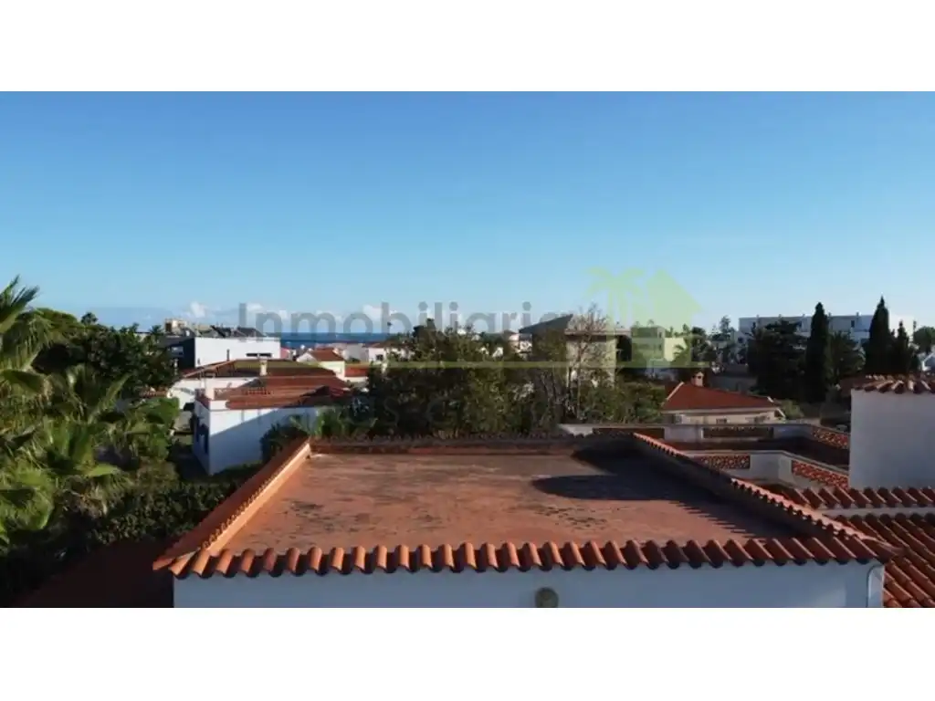 Vista exterior de Casa o xalet en venda en Vinaròs amb Jardí privat, Terrassa i Piscina