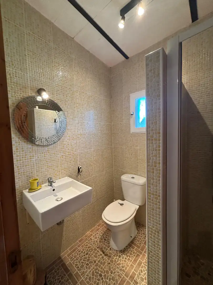 Baño de Finca rústica en venta en Almensilla con Aire acondicionado, Jardín privado y Terraza