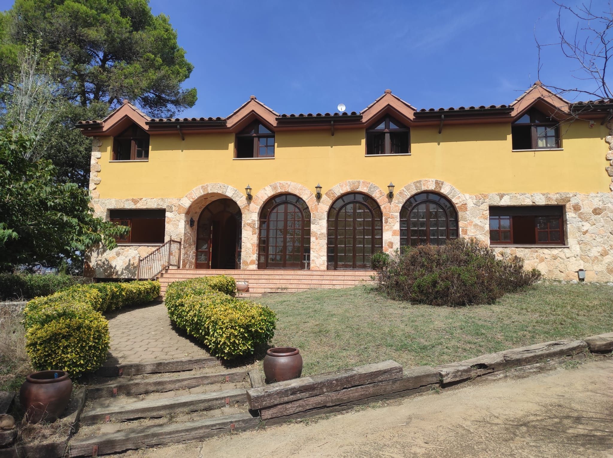 Vista exterior de Finca rústica en venda en Palau-solità i Plegamans amb Aire condicionat, Jardí privat i Terrassa