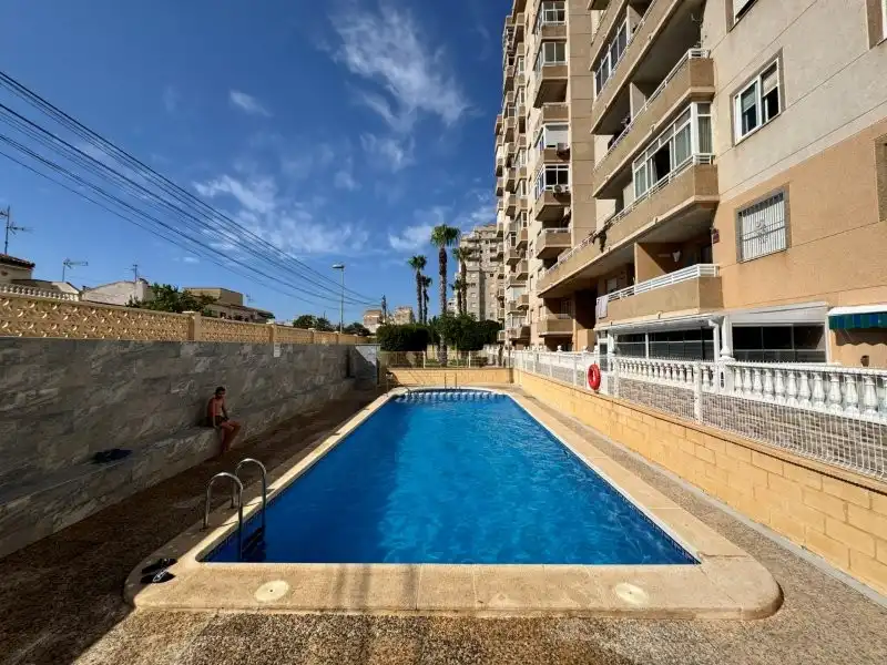 Piscina de Apartament en venda en Torrevieja amb Terrassa, Piscina i Moblat