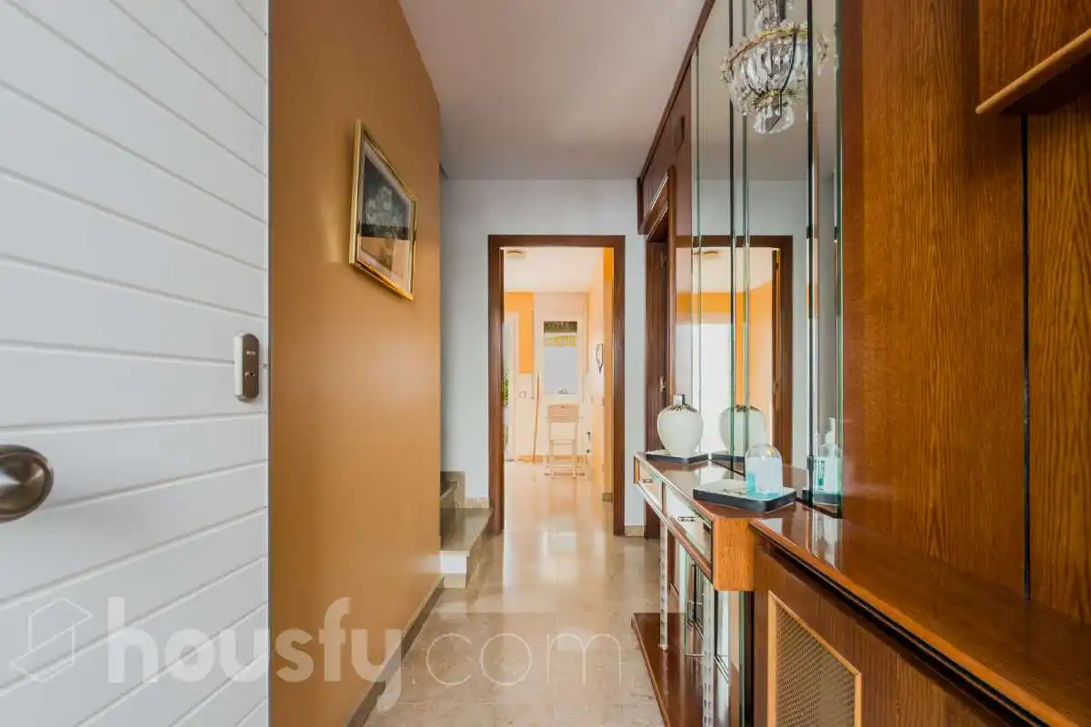 Houses for sale in Santa Coloma de Gramenet  with Air Conditioner, Heating and Private garden