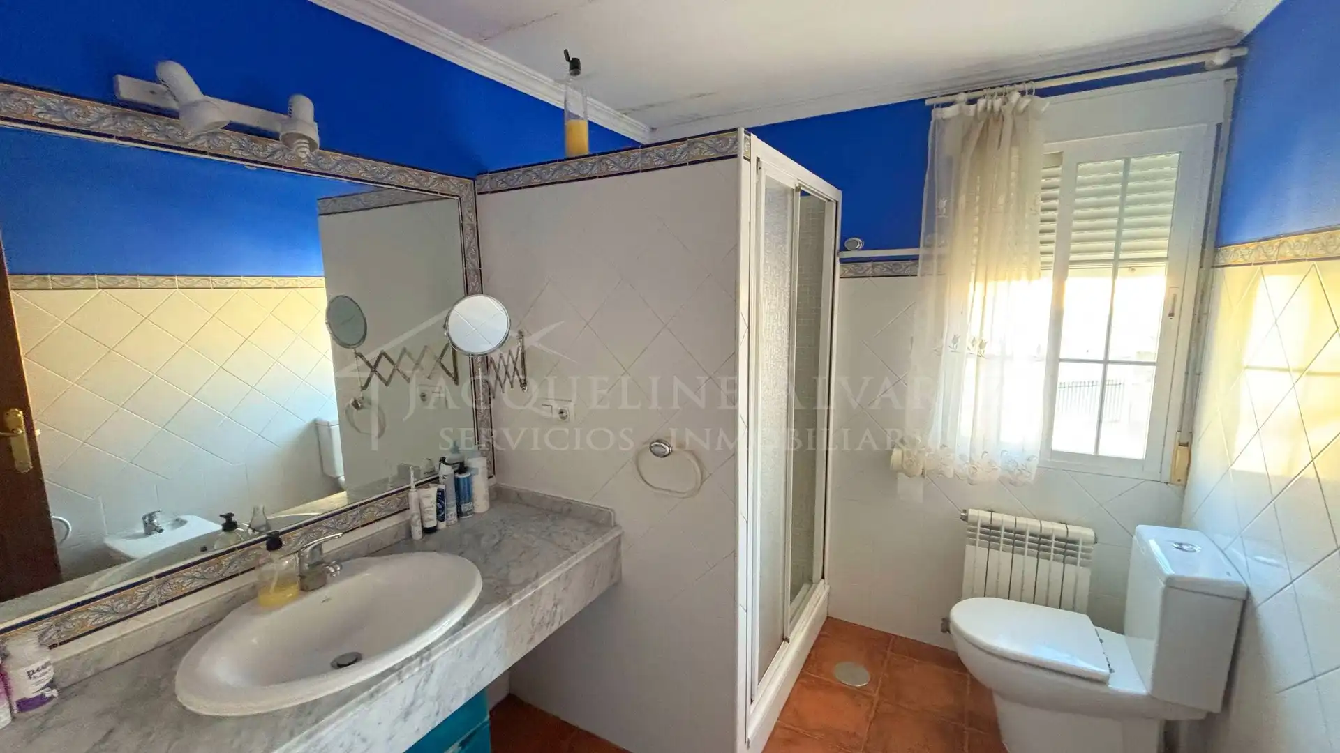 Bathroom of Detached homes for sale in Olías del Rey  with Air Conditioner, Heating and Terrace