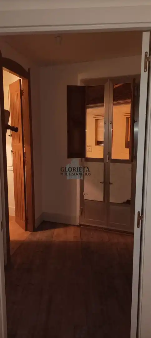 Casa adosada en venta en Vigo  con Calefacción, Trastero y Balcón