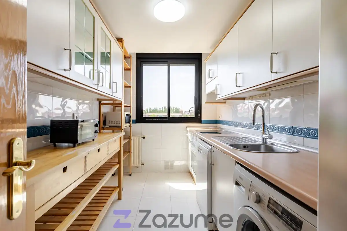 Cocina de Piso de alquiler en Madrid con Aire acondicionado, Calefacción y Piscina
