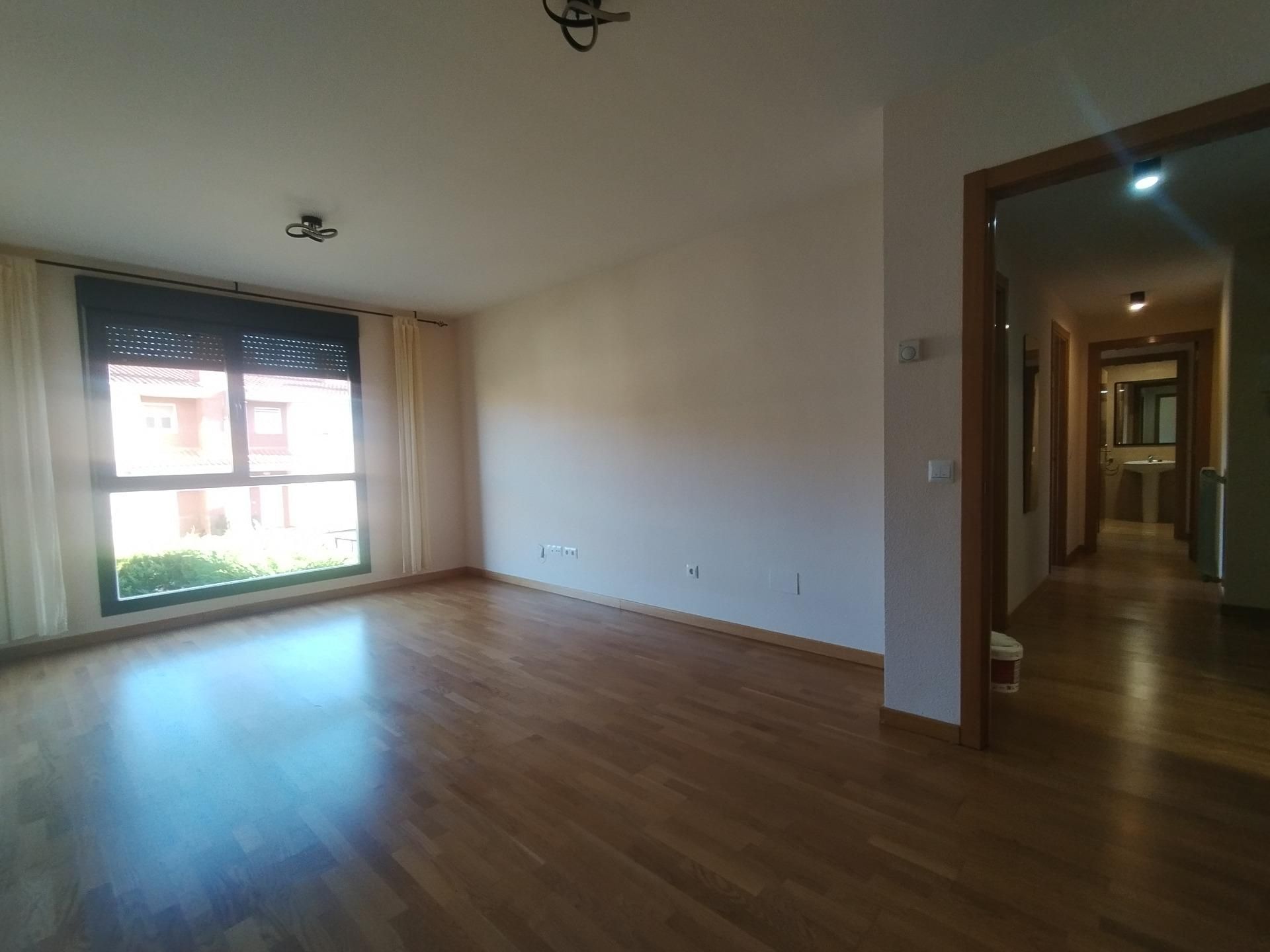 Living room of Flat for sale in Fuensaldaña  with Heating and Storage room