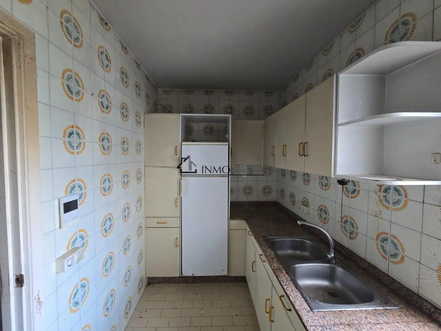 Küche von Wohnung zum Verkauf in Pontevedra Capital  mit Heizung, Parkett und Terrasse