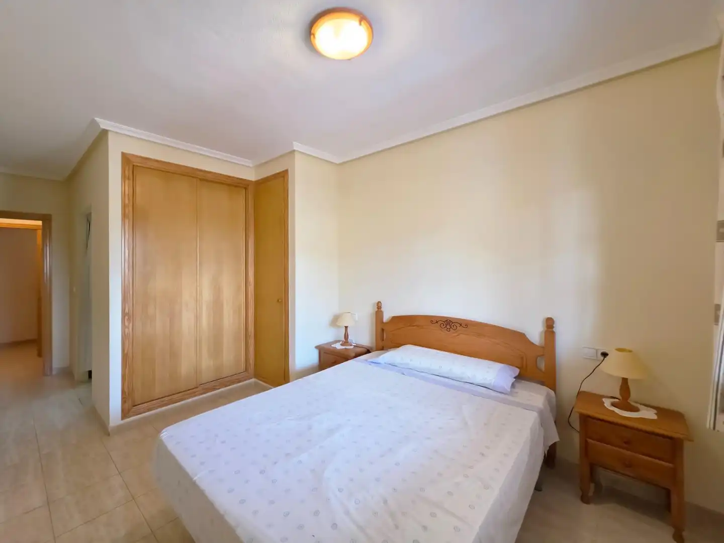 Habitación de Apartamento en venta en Santa Pola con Aire acondicionado, Amueblado y Piscina comunitaria