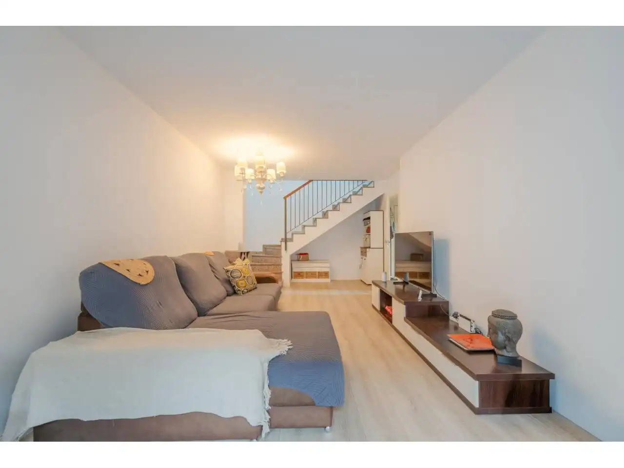 Living room of Flat for sale in Girona  with Heating, Parquet flooring and Storage room