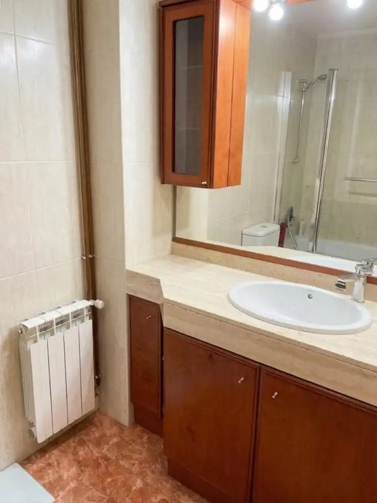 Bathroom of Flat for sale in L'Hospitalet de Llobregat  with Heating, Terrace and Storage room
